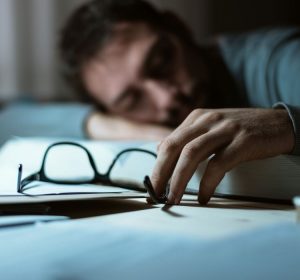 O sono segmentado pode não funcionar para todos, visto que depende do indivíduo ir dormir mais cedo